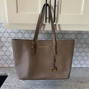 Michael Kors Jet Set Saffiano Leather Top - Zip Tote Bag